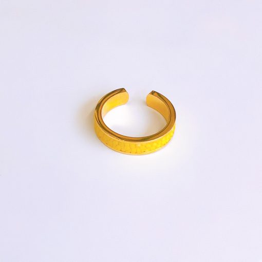 nhẫn phong thủy màu vàng