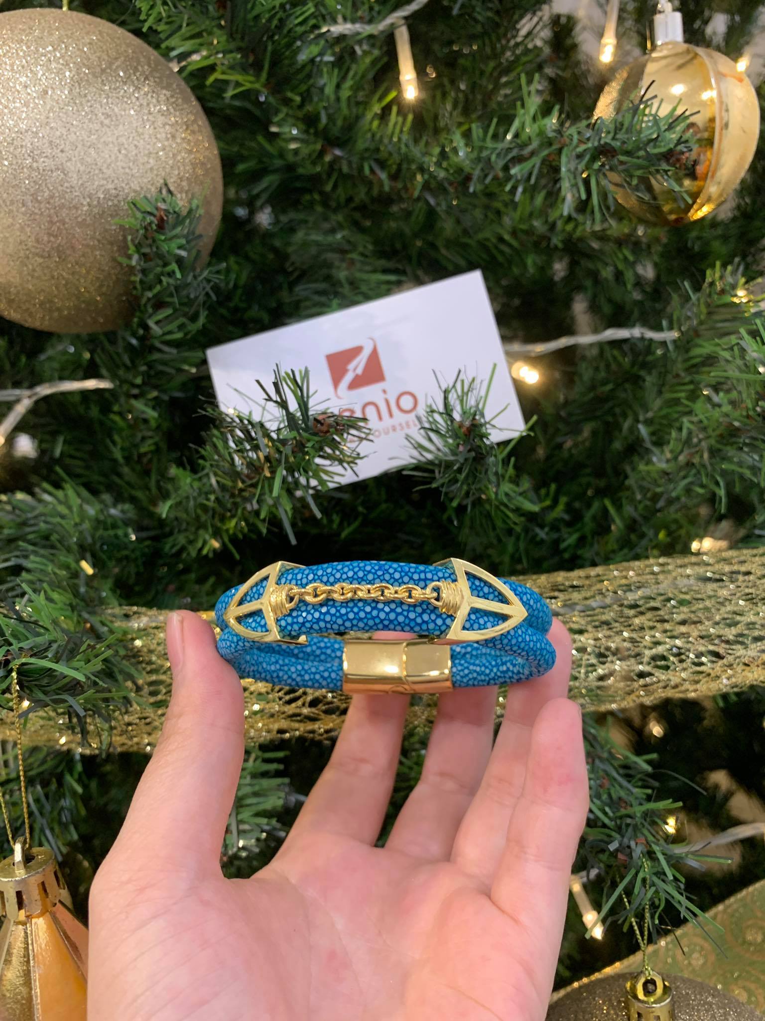 vong tay da ca duoi charm mui ten zenio noel