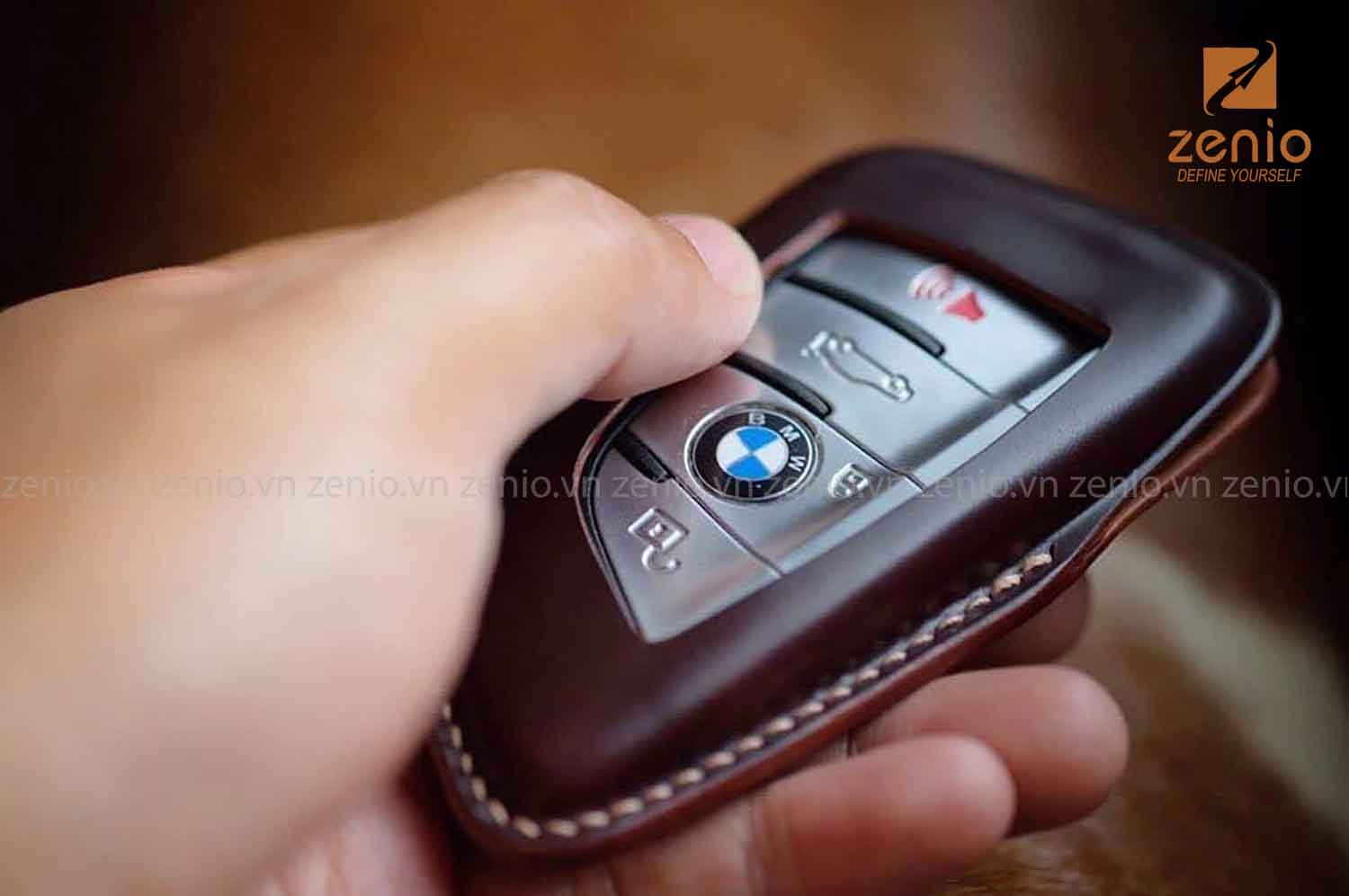 Bao da chia khoa o to BMW hand made Zenio