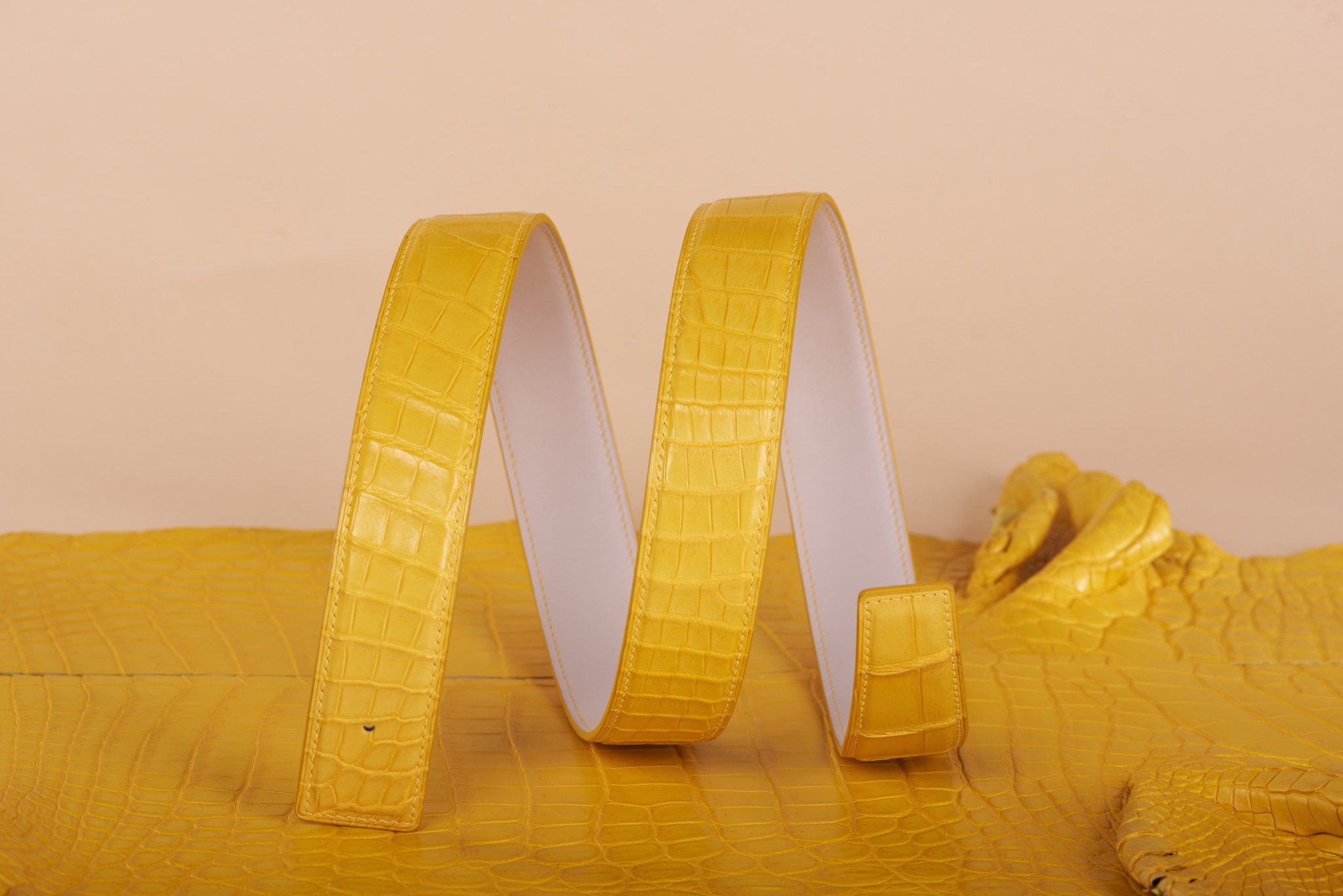 Dây thắt lưng / Dây nịt lẻ không đầu - Da Cá Sấu Henglong Màu Glossy Sun Yellow