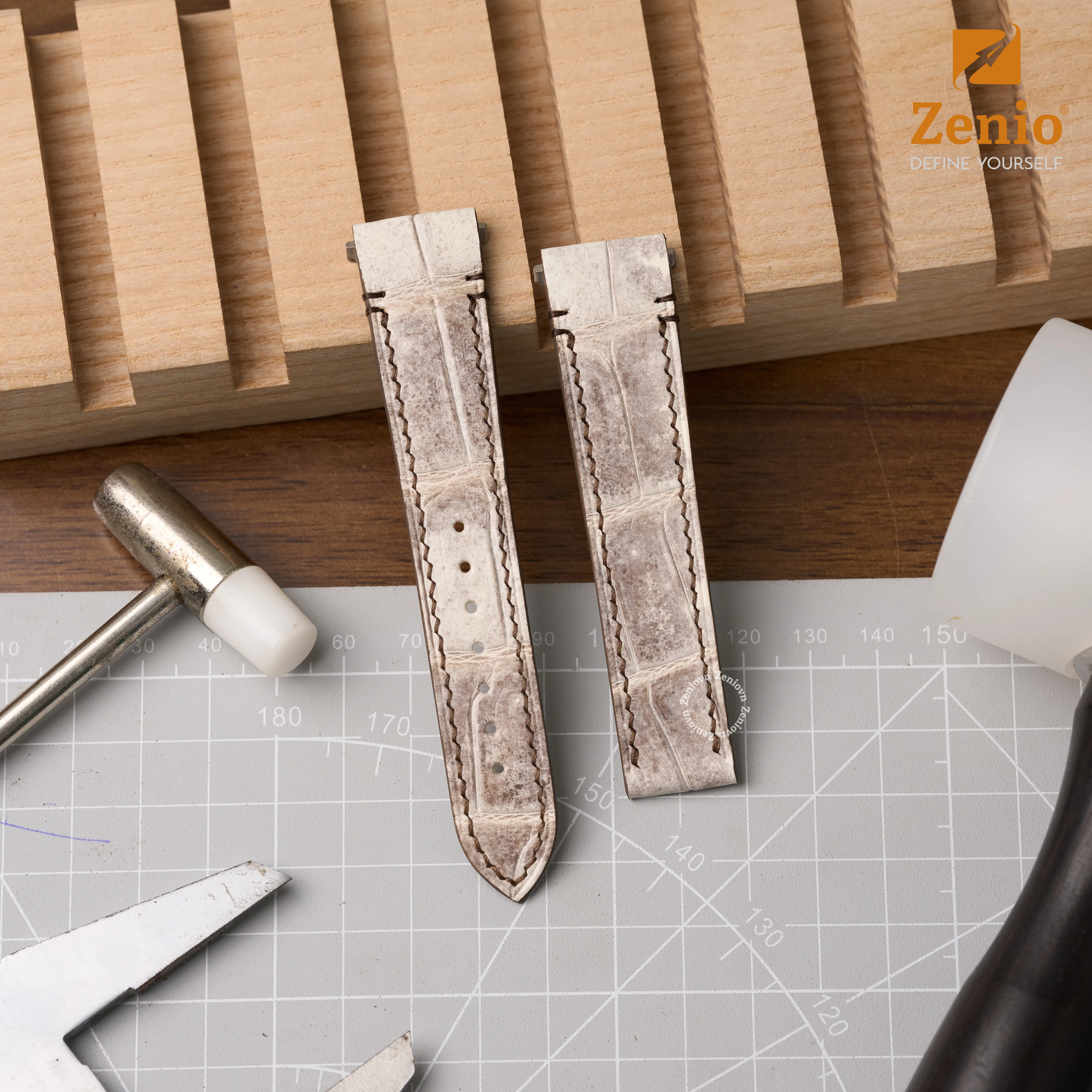 Dây đồng hồ Da cá sấu màu Himalayan thay thế cho Cartier Santos